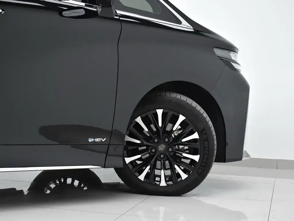 Toyota Vellfire — фото 4