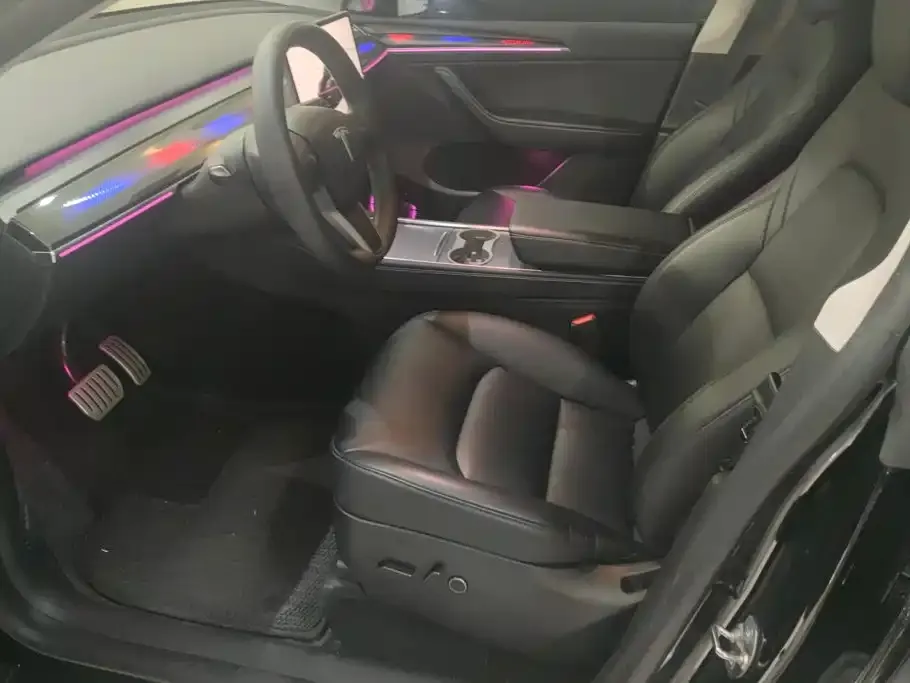 Tesla Model Y — фото 9