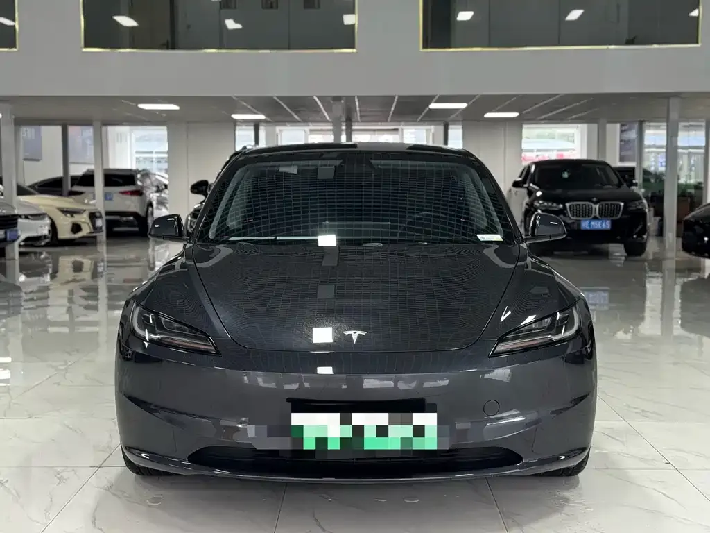 Tesla Model 3 — фото 4