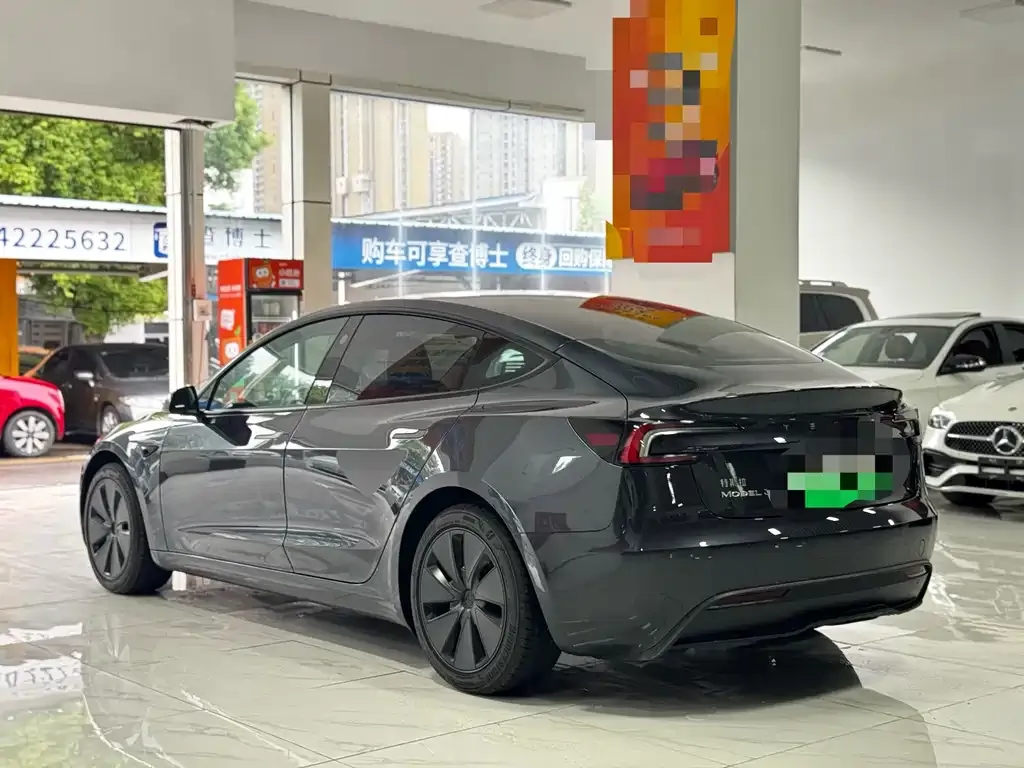 Tesla Model 3 — фото 2