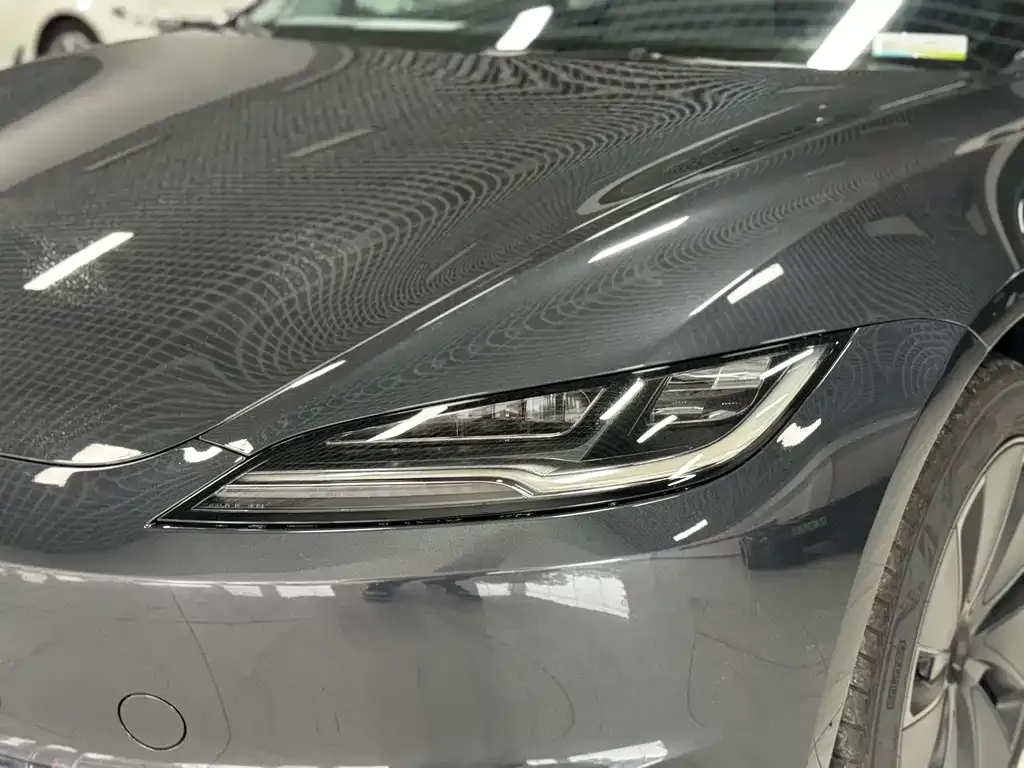 Tesla Model 3 — фото 3