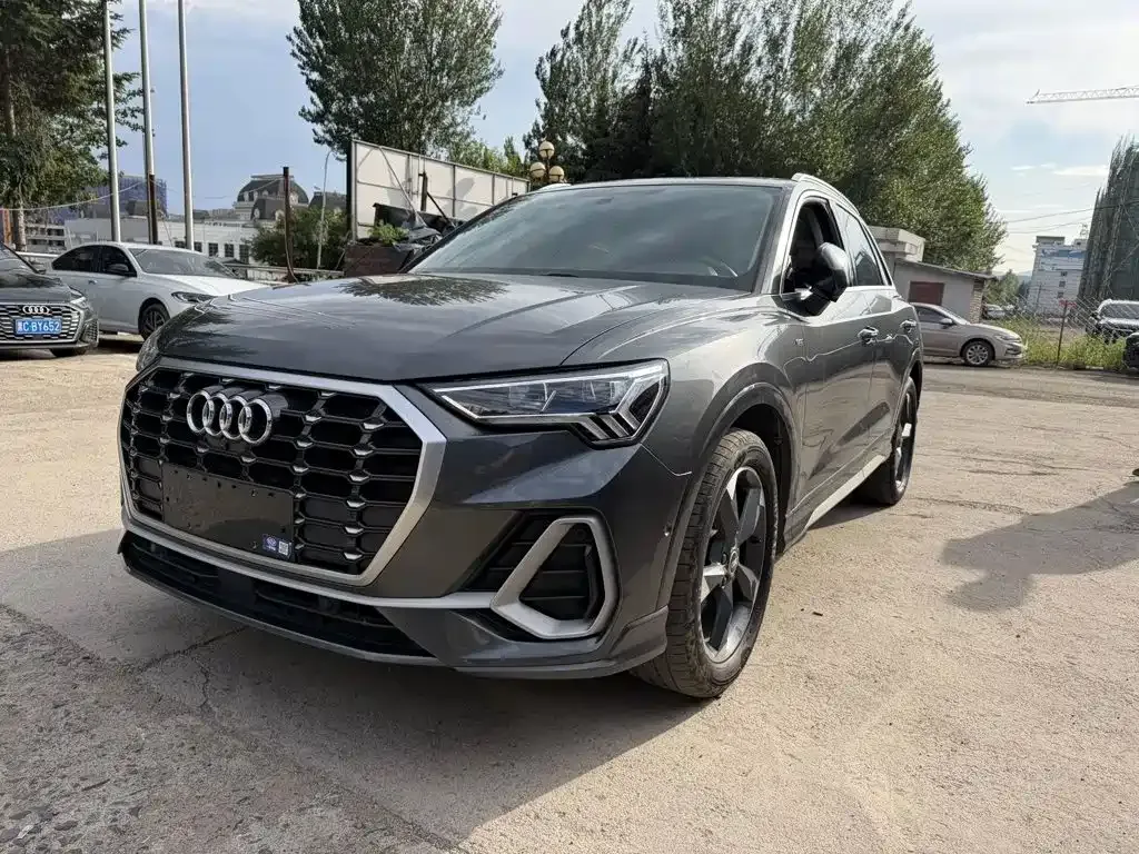 Audi Q3 — фото 1