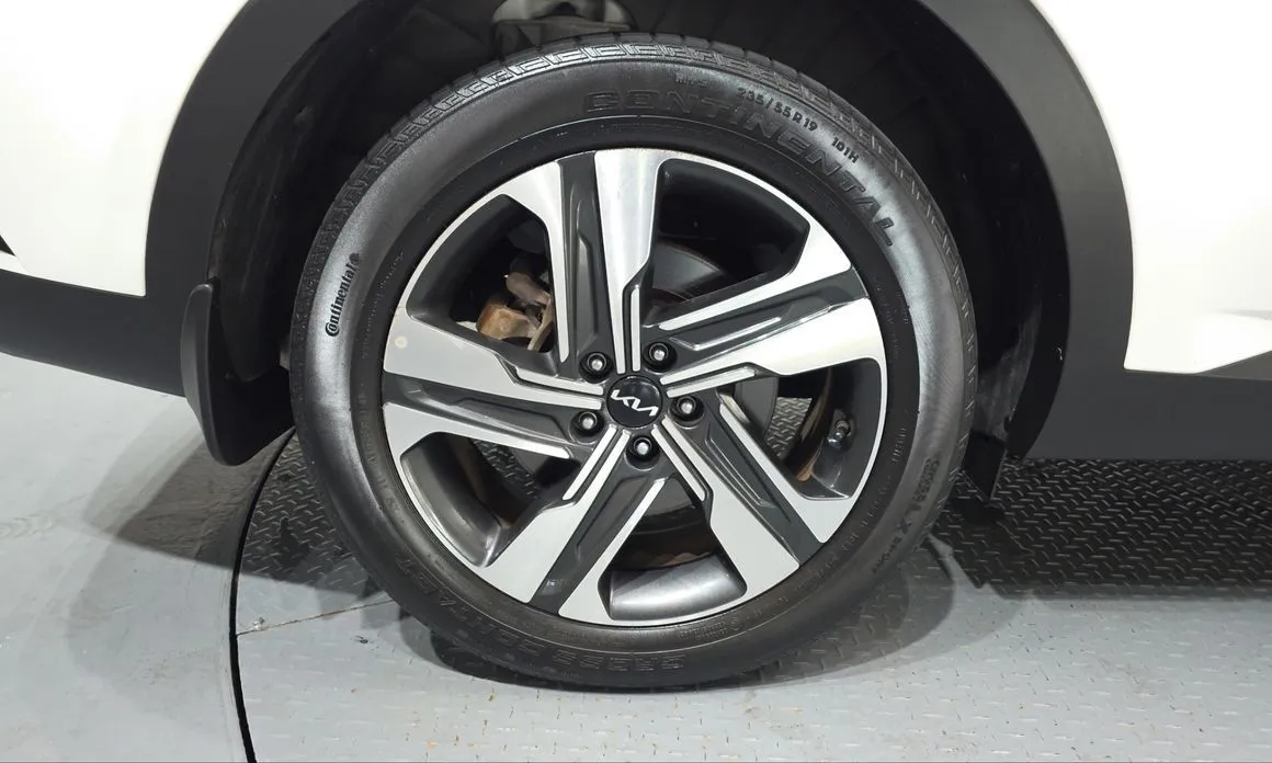 Kia Sorento — фото 4
