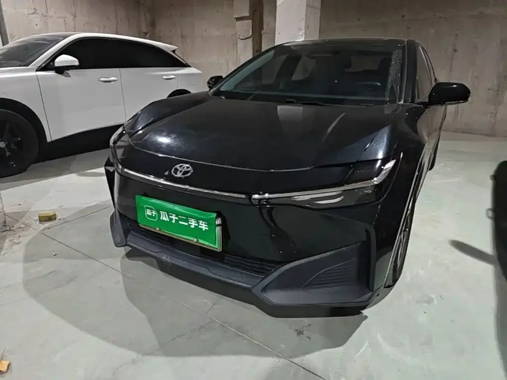 Toyota bZ3 — фото 1