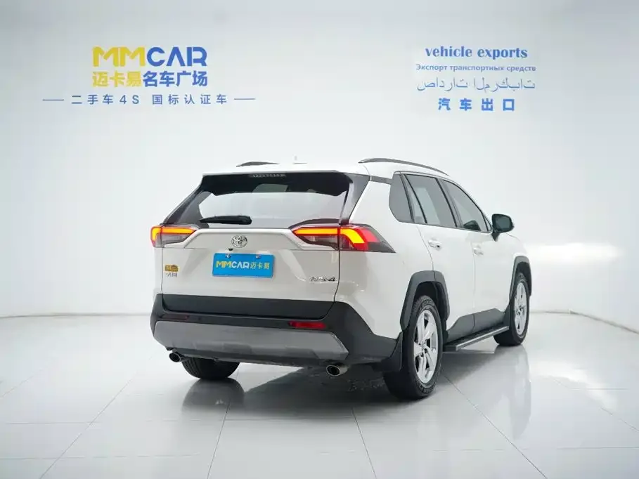 Toyota RAV4 — фото 6