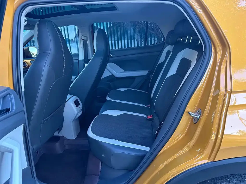 Volkswagen T-Cross — фото 3