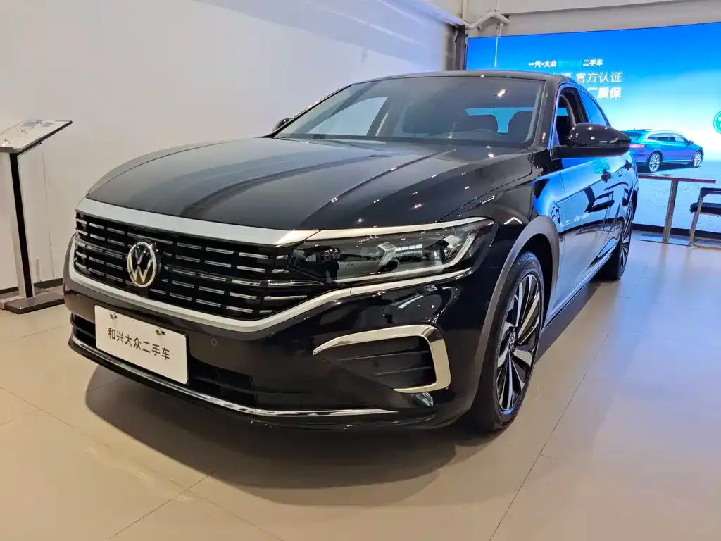 Volkswagen Passat — фото 1