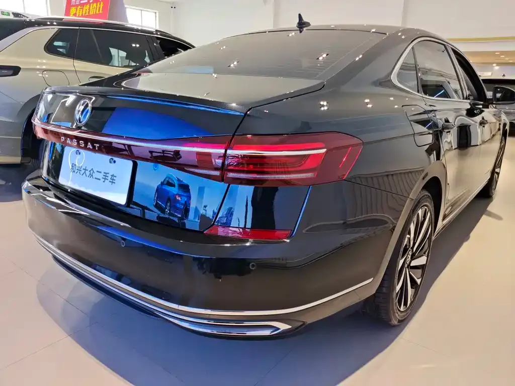 Volkswagen Passat — фото 2