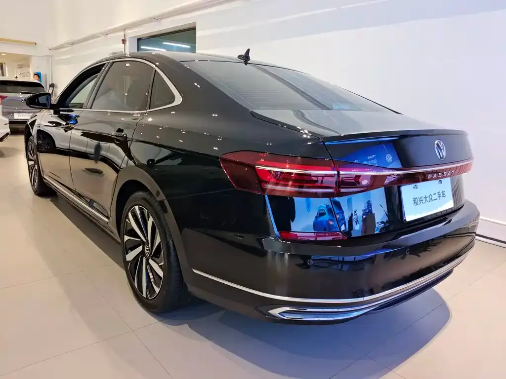 Volkswagen Passat — фото 3