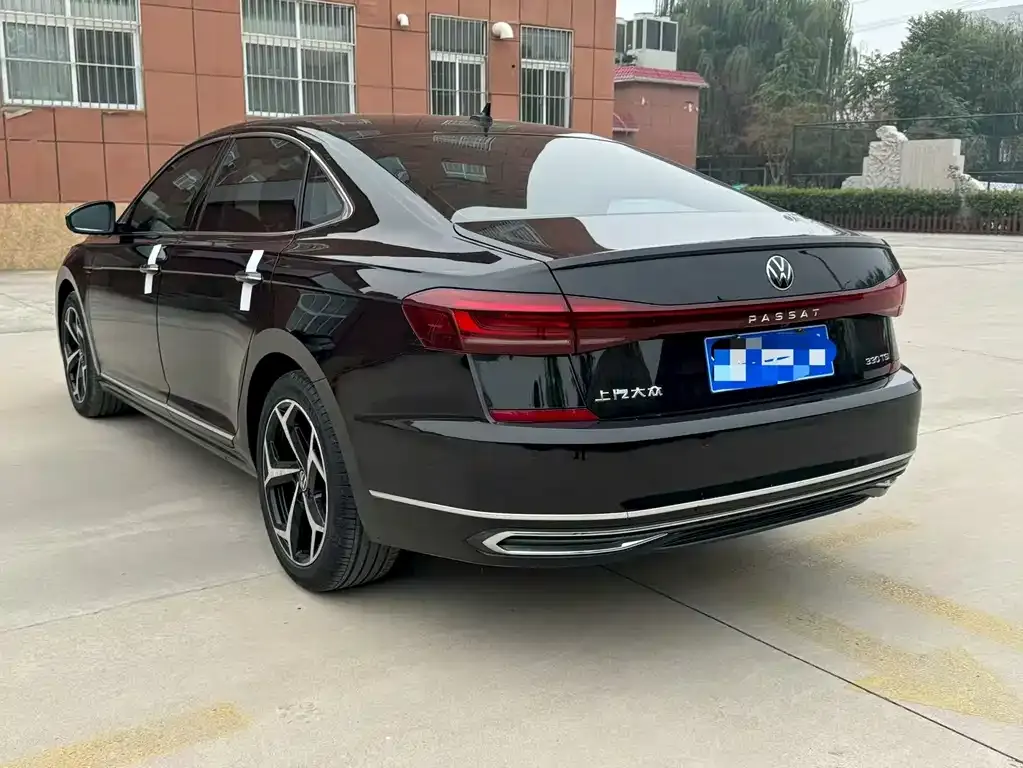 Volkswagen Passat — фото 9