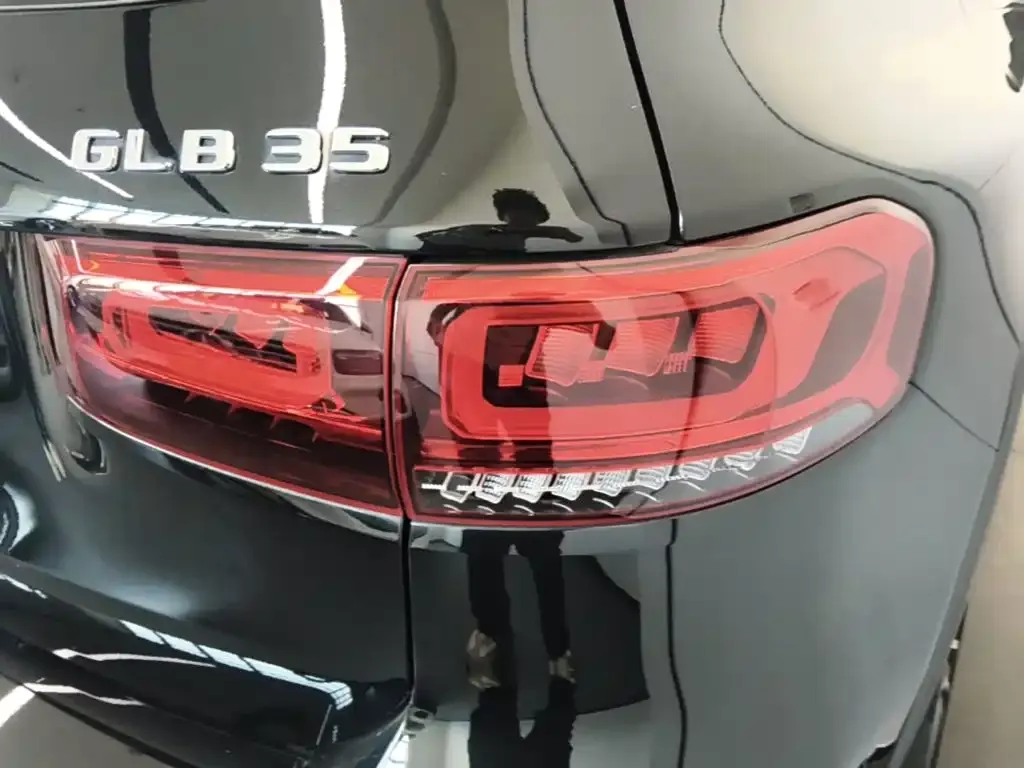 Mercedes-Benz GLB AMG — фото 10