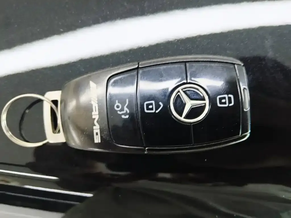 Mercedes-Benz GLB AMG — фото 6