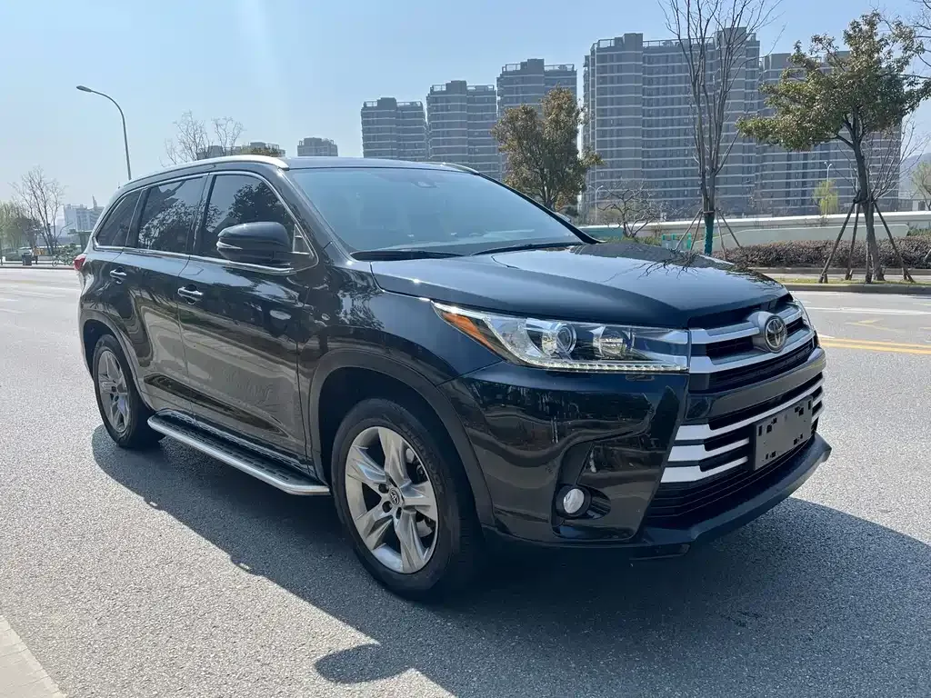 Toyota Highlander — фото 8