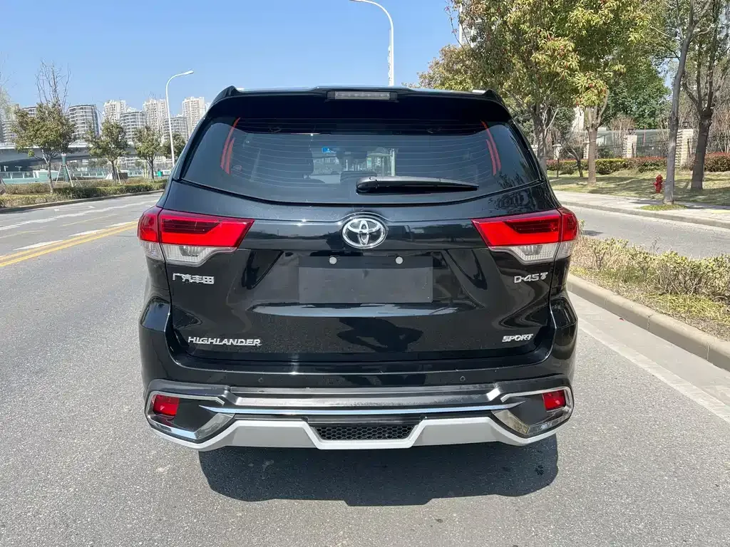 Toyota Highlander — фото 5
