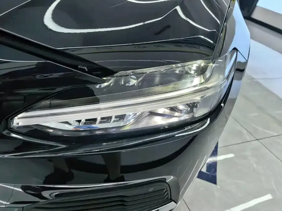 Volvo S90 — фото 9