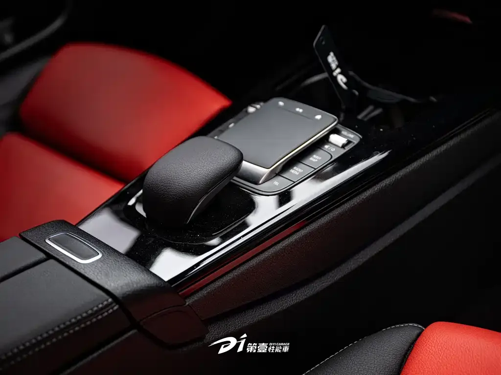 Mercedes-Benz A-Class AMG — фото 4