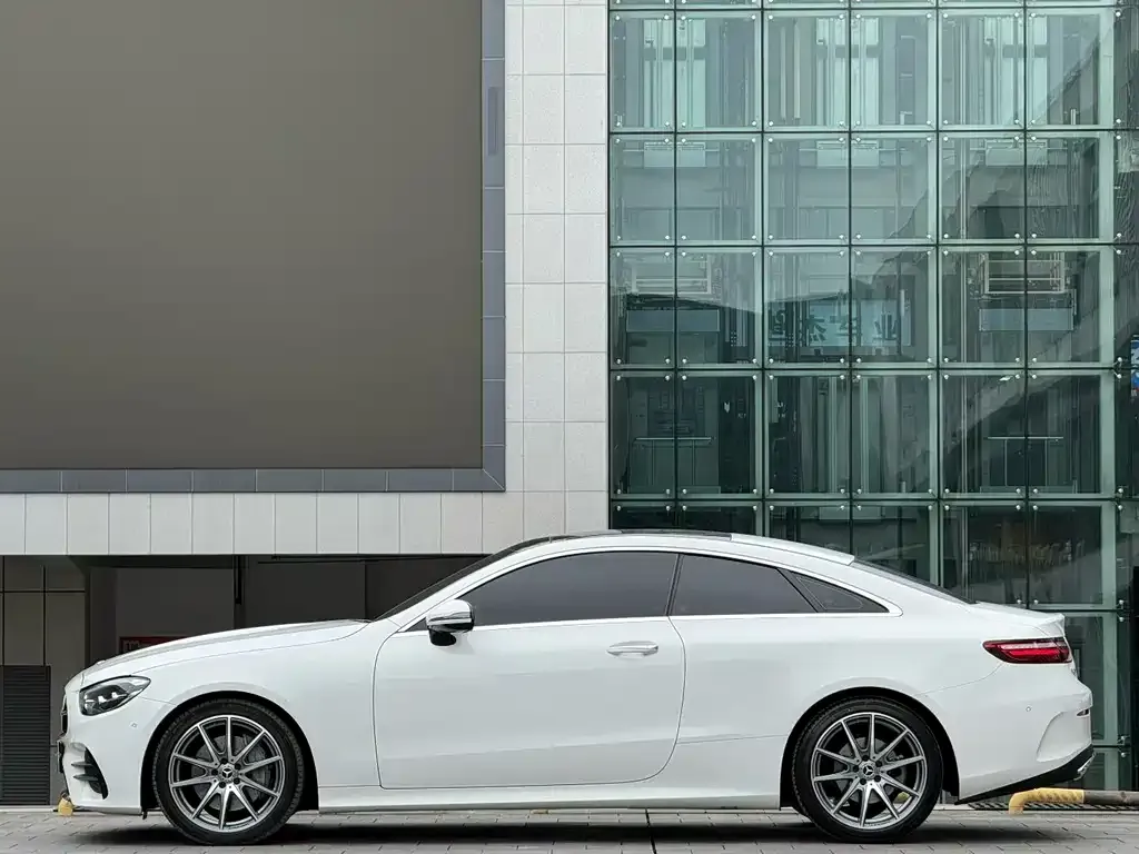 Mercedes-Benz E-Class (Import) — фото 7