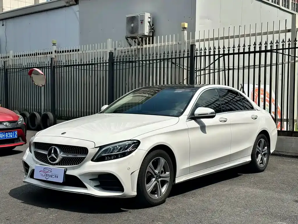 Mercedes-Benz C-Class — фото 1