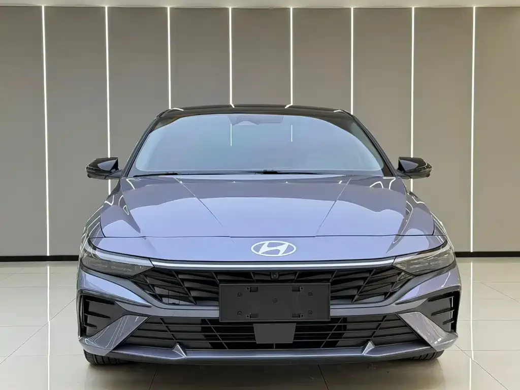 Hyundai Elantra — фото 3