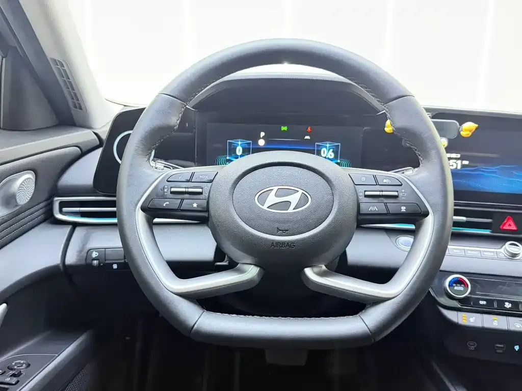 Hyundai Elantra — фото 6