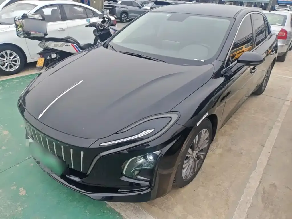 Hongqi E-QM5 — фото 1