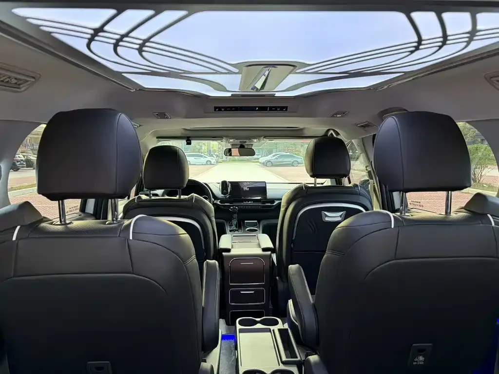 Toyota Sienna — фото 4