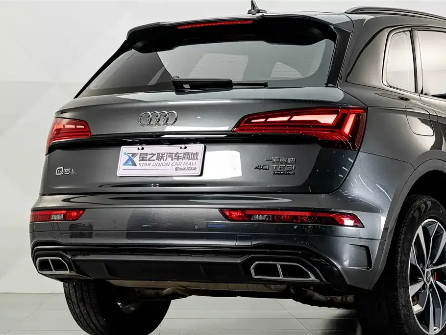 Audi Q5L — фото 10