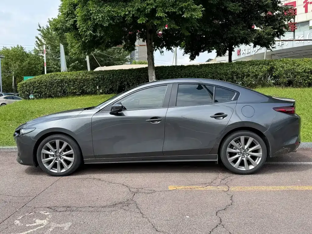 Mazda 3 Axela — фото 9