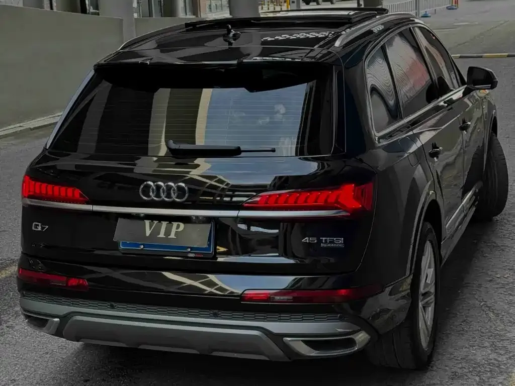 Audi Q7 — фото 2