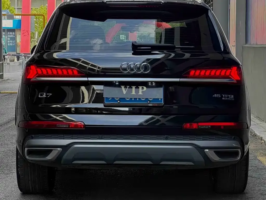 Audi Q7 — фото 9
