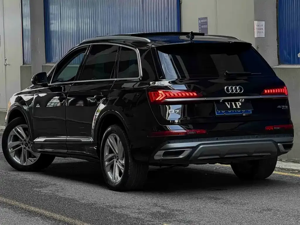 Audi Q7 — фото 5