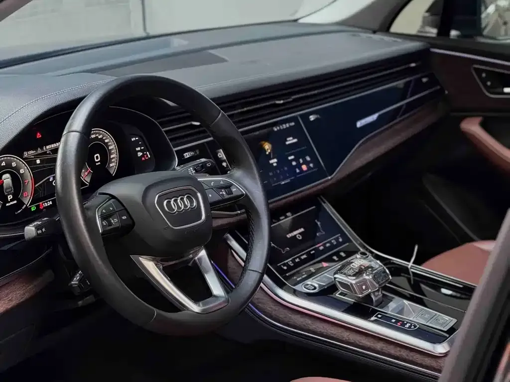 Audi Q7 — фото 3