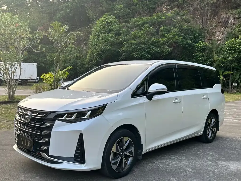GAC Motor Trumpchi M6 — фото 1