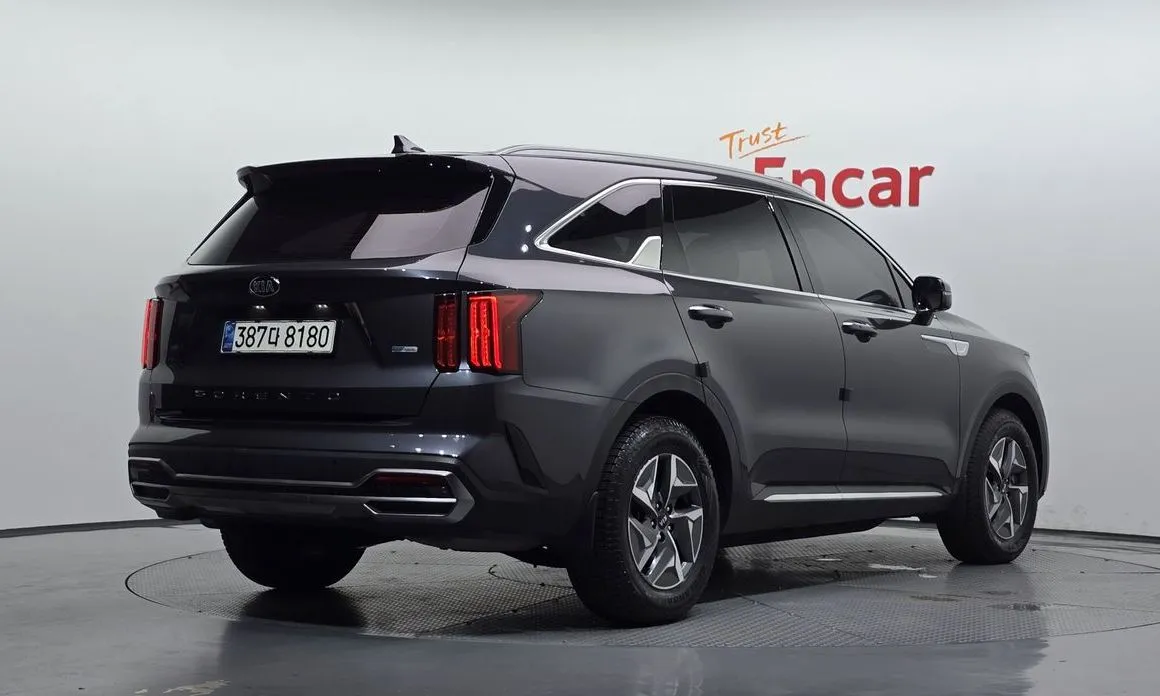 Kia Sorento — фото 9