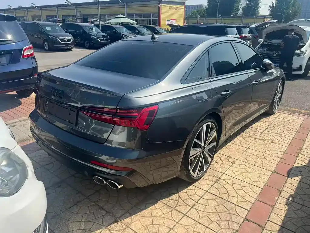 Audi S6 — фото 2
