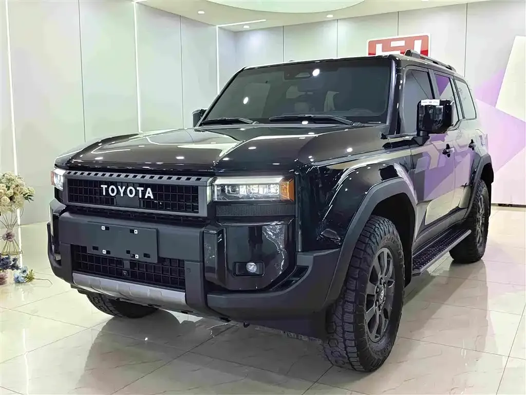 Toyota Prado — фото 1