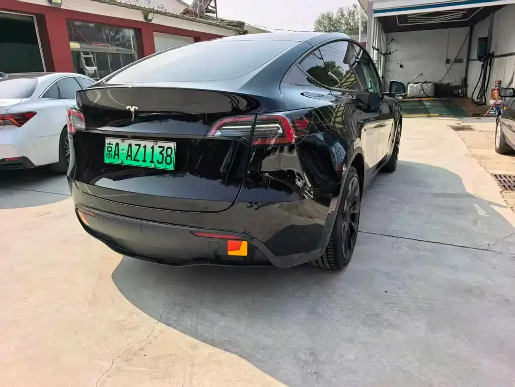 Tesla Model Y — фото 5