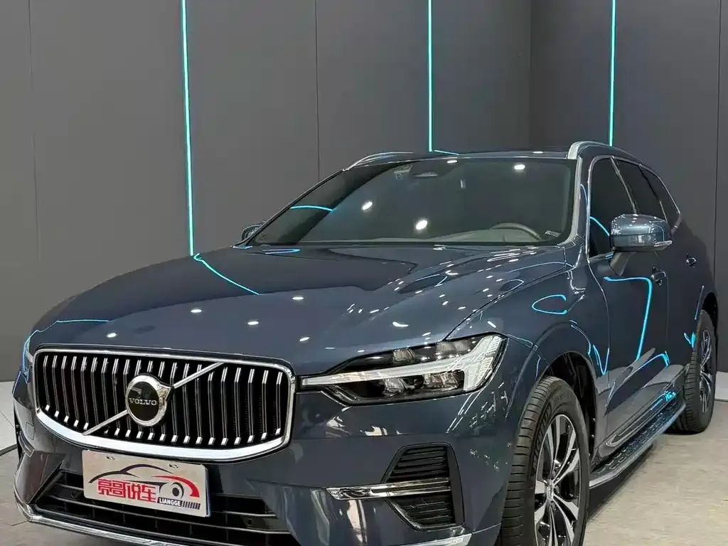 Volvo XC60 — фото 1