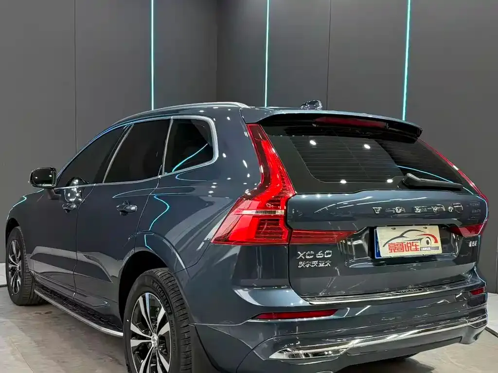 Volvo XC60 — фото 5