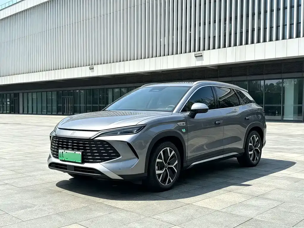 BYD L DM-i — фото 1