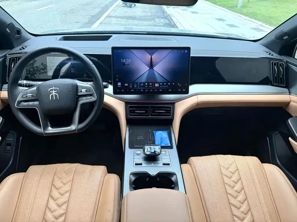 BYD L DM-i — фото 2