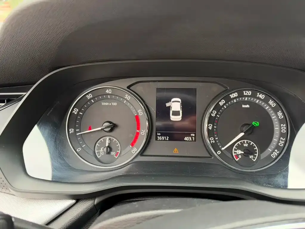 Skoda Octavia — фото 4