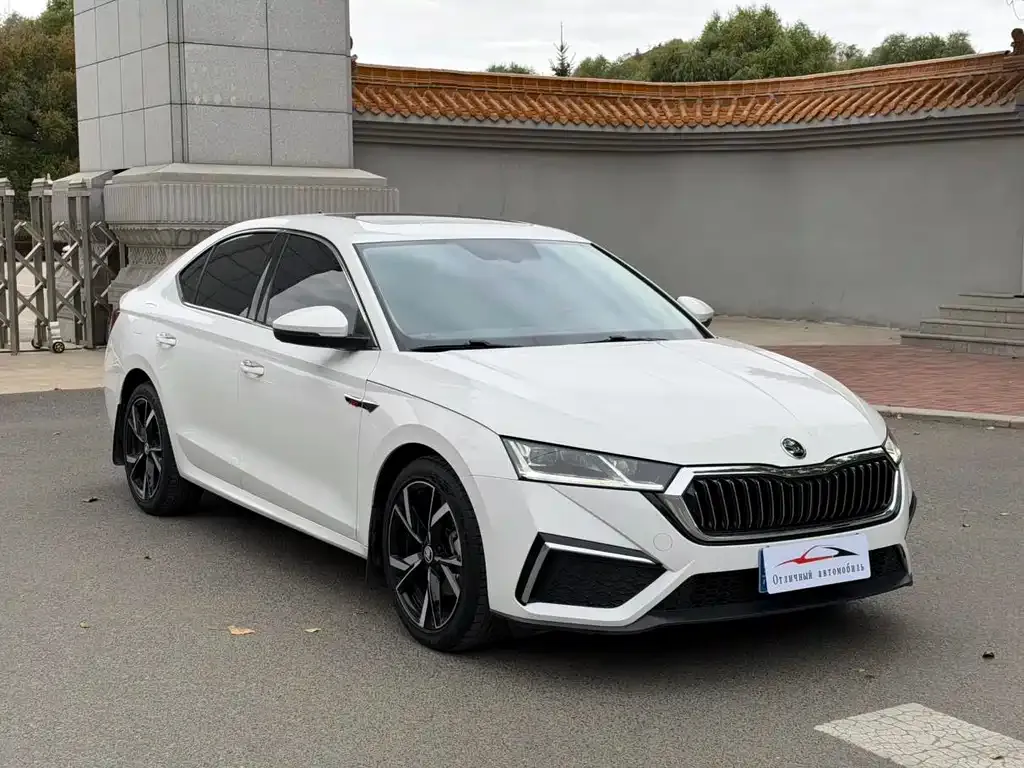 Skoda Octavia — фото 8
