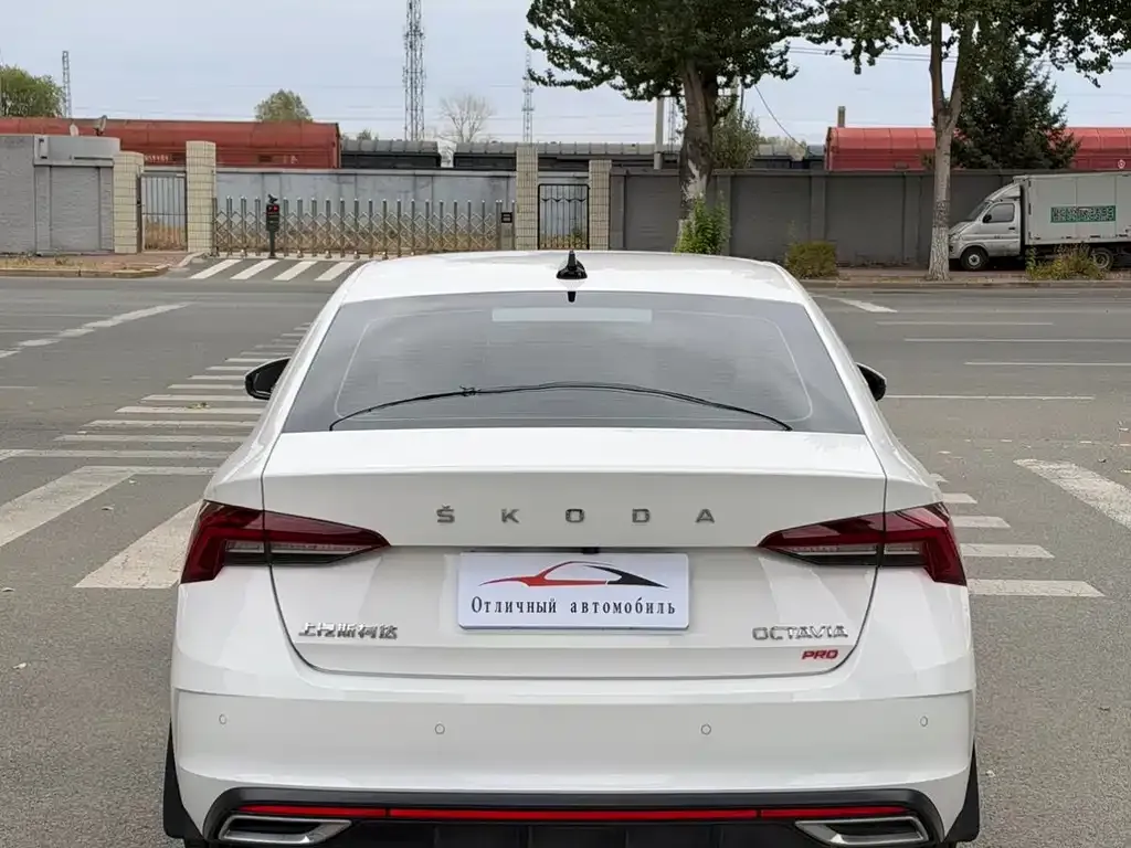 Skoda Octavia — фото 6
