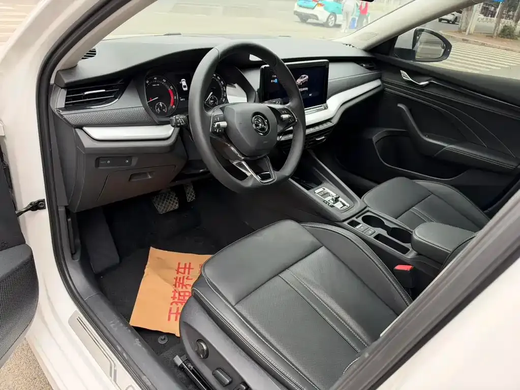 Skoda Octavia — фото 9