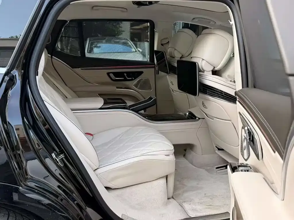 Mercedes-Benz EQS SUV — фото 6