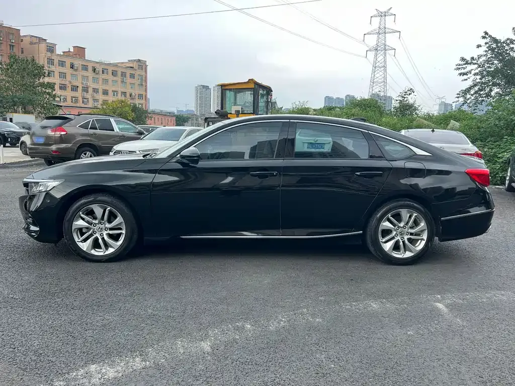 Honda Accord — фото 9
