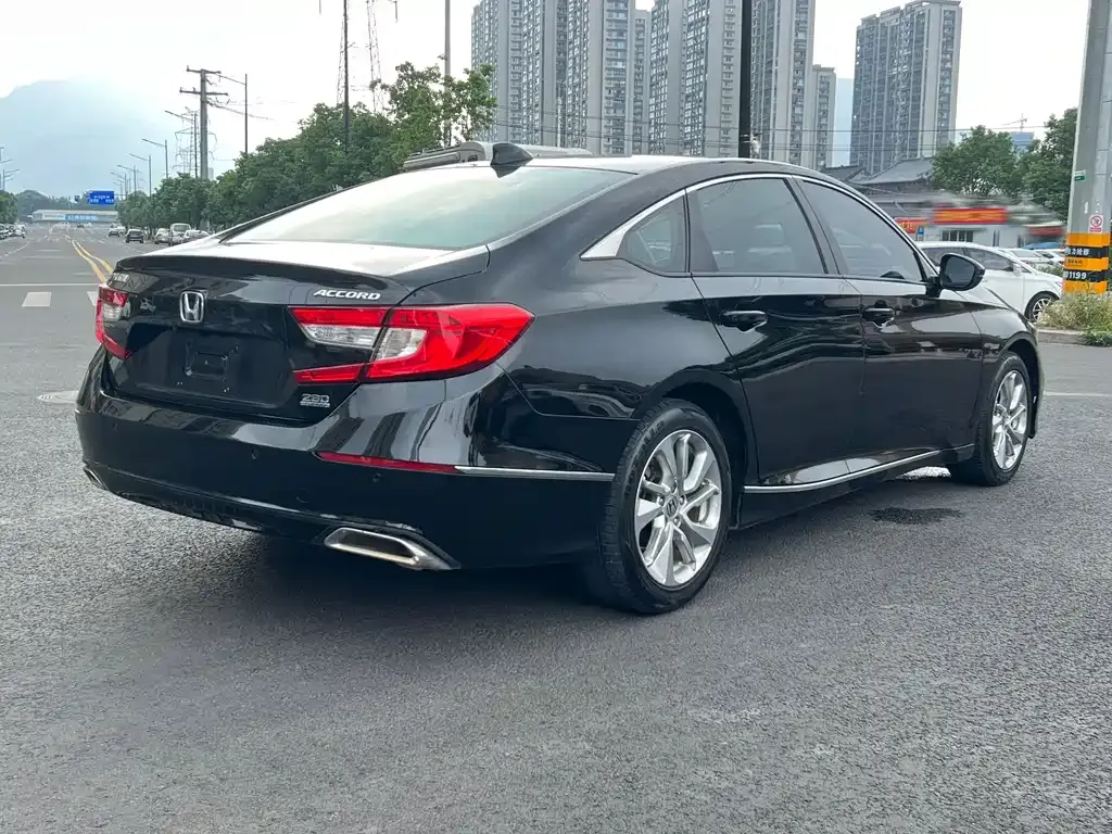 Honda Accord — фото 3