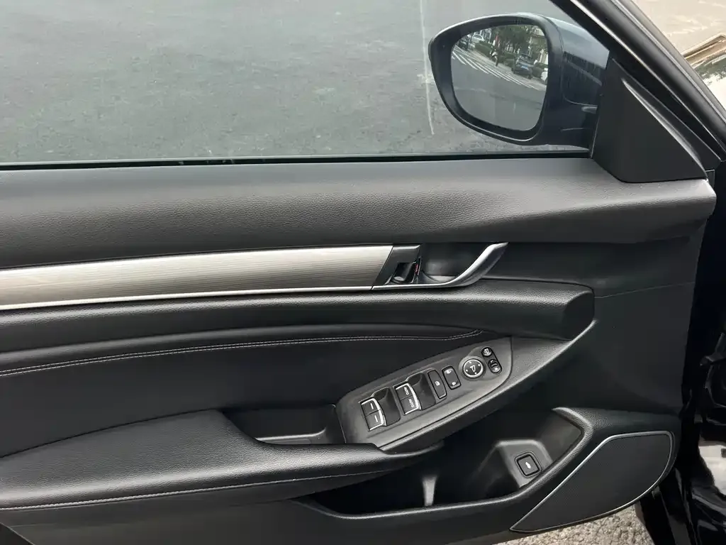 Honda Accord — фото 5