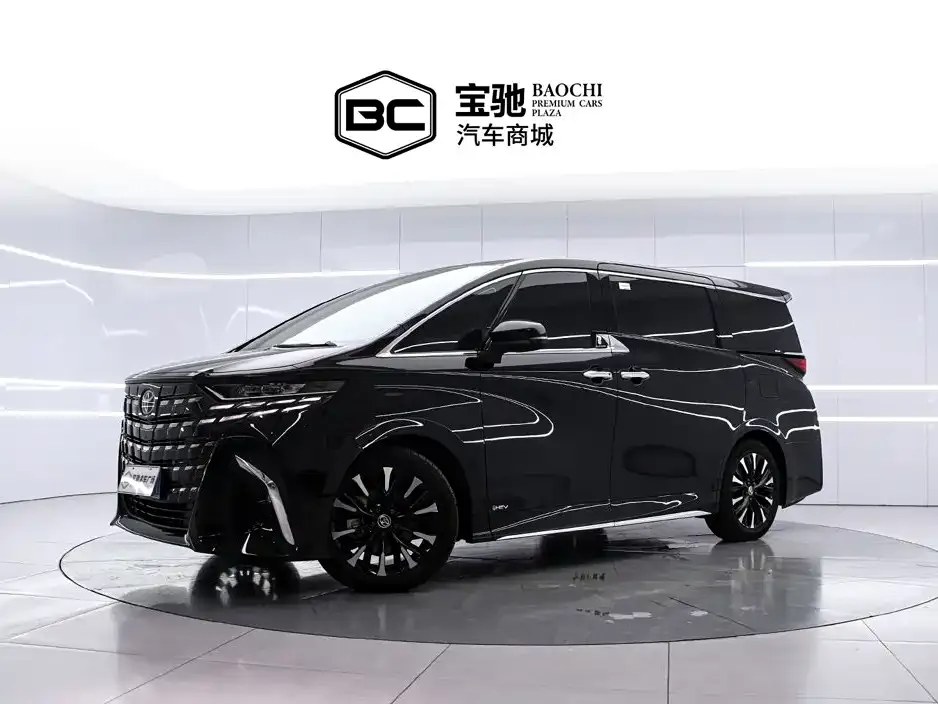 Toyota Alphard — фото 1